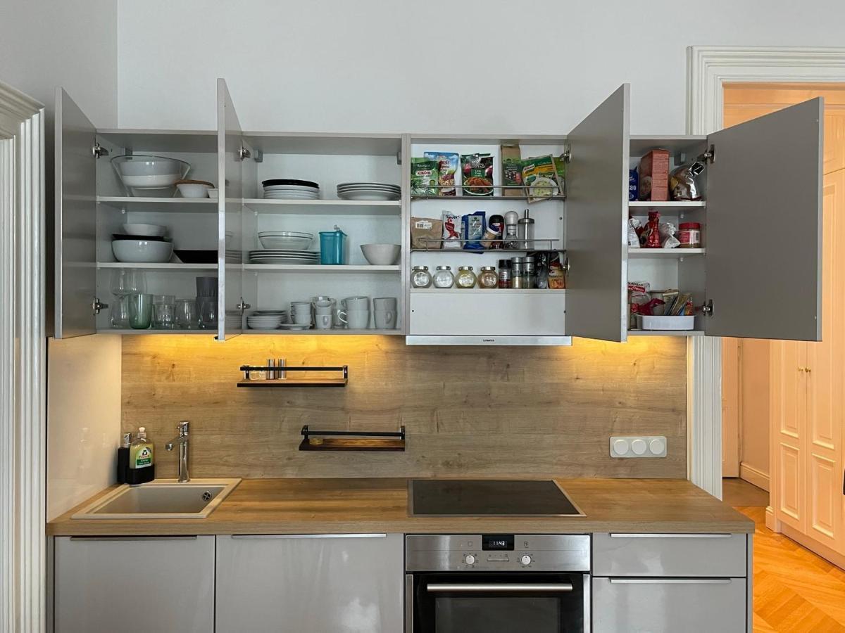 Luxury 2Br Apartment Neubaugasse Viena Exterior foto